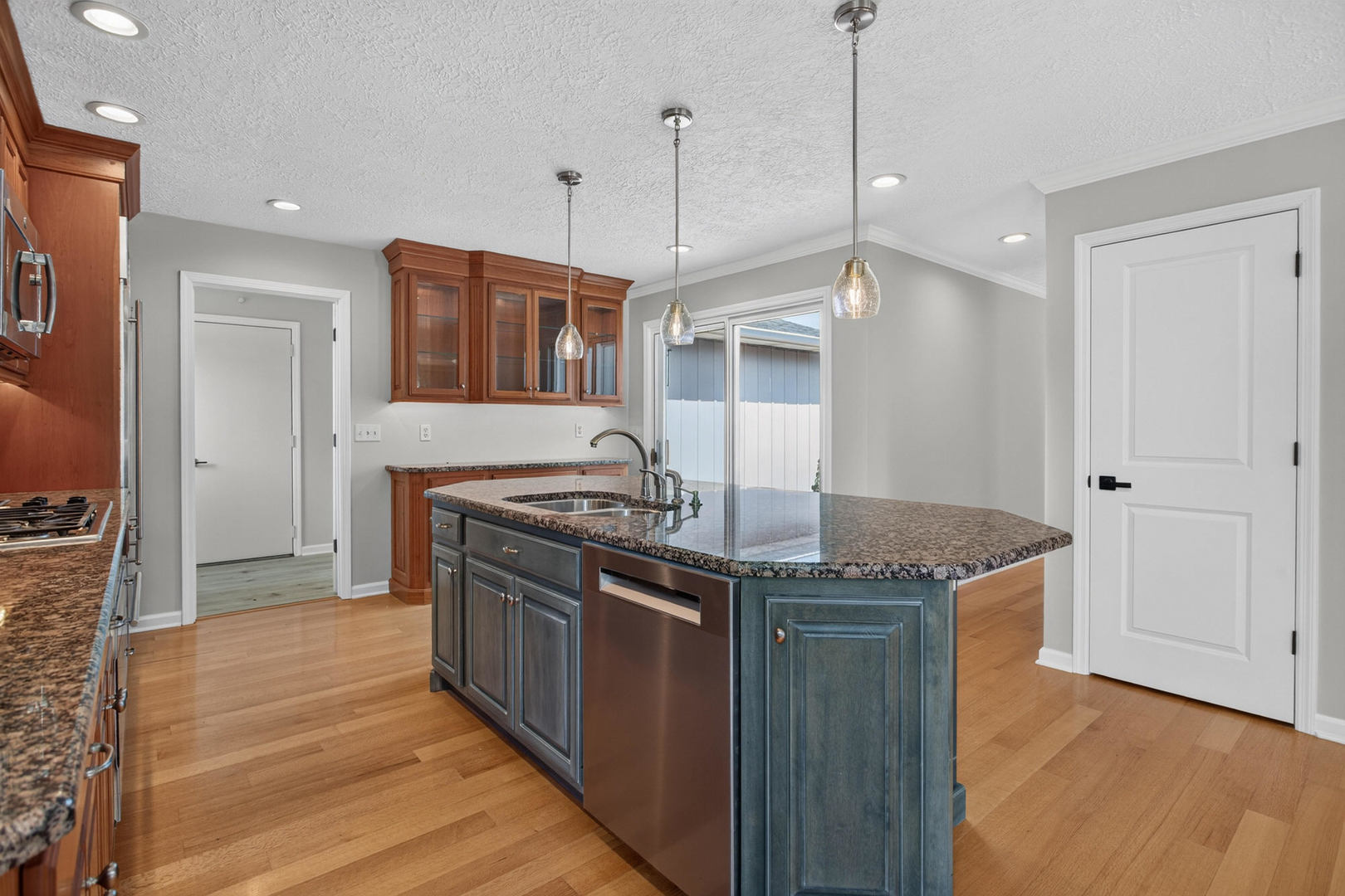4817 Torrey Pines Court Property Photo 23