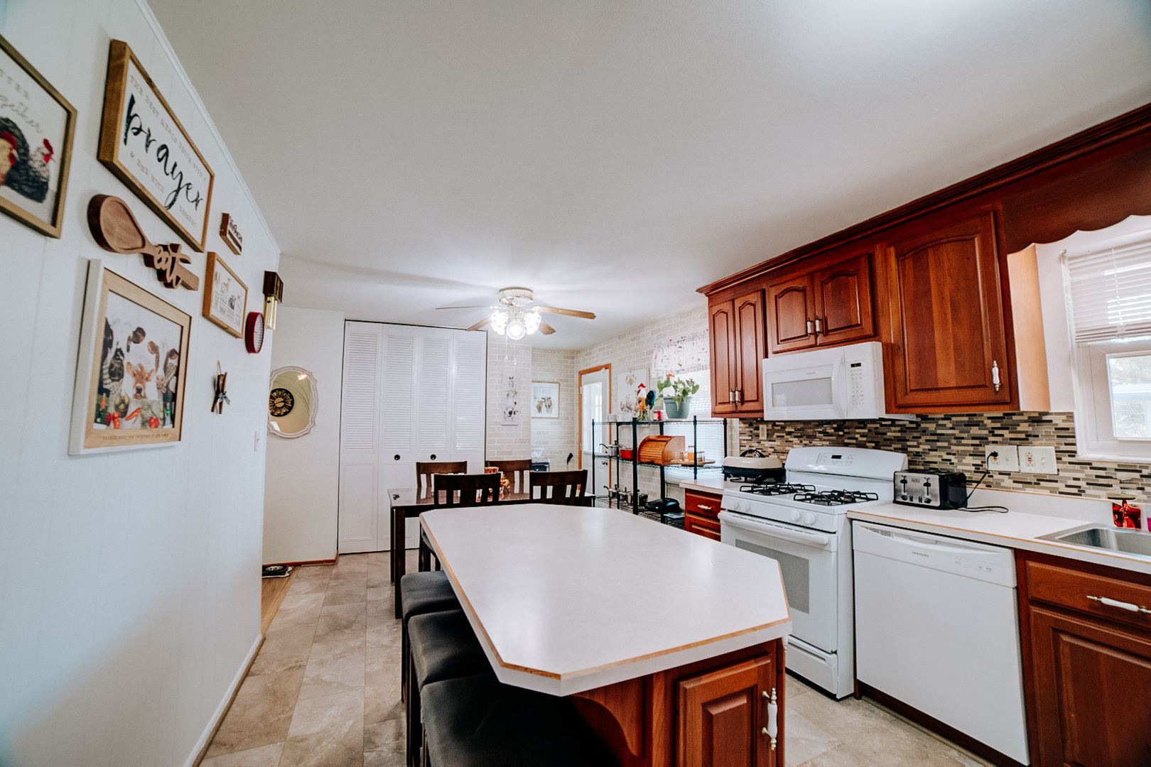 406 E Chestnut Street Property Photo 20