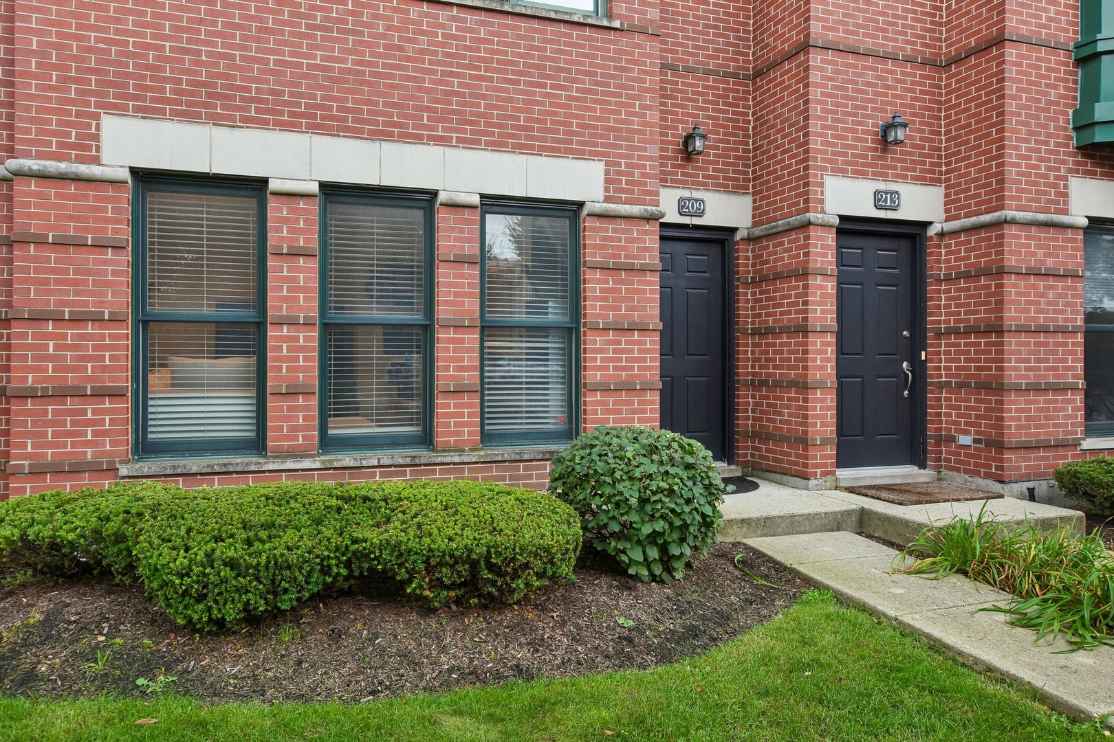 209 W Wood Street Property Photo 4