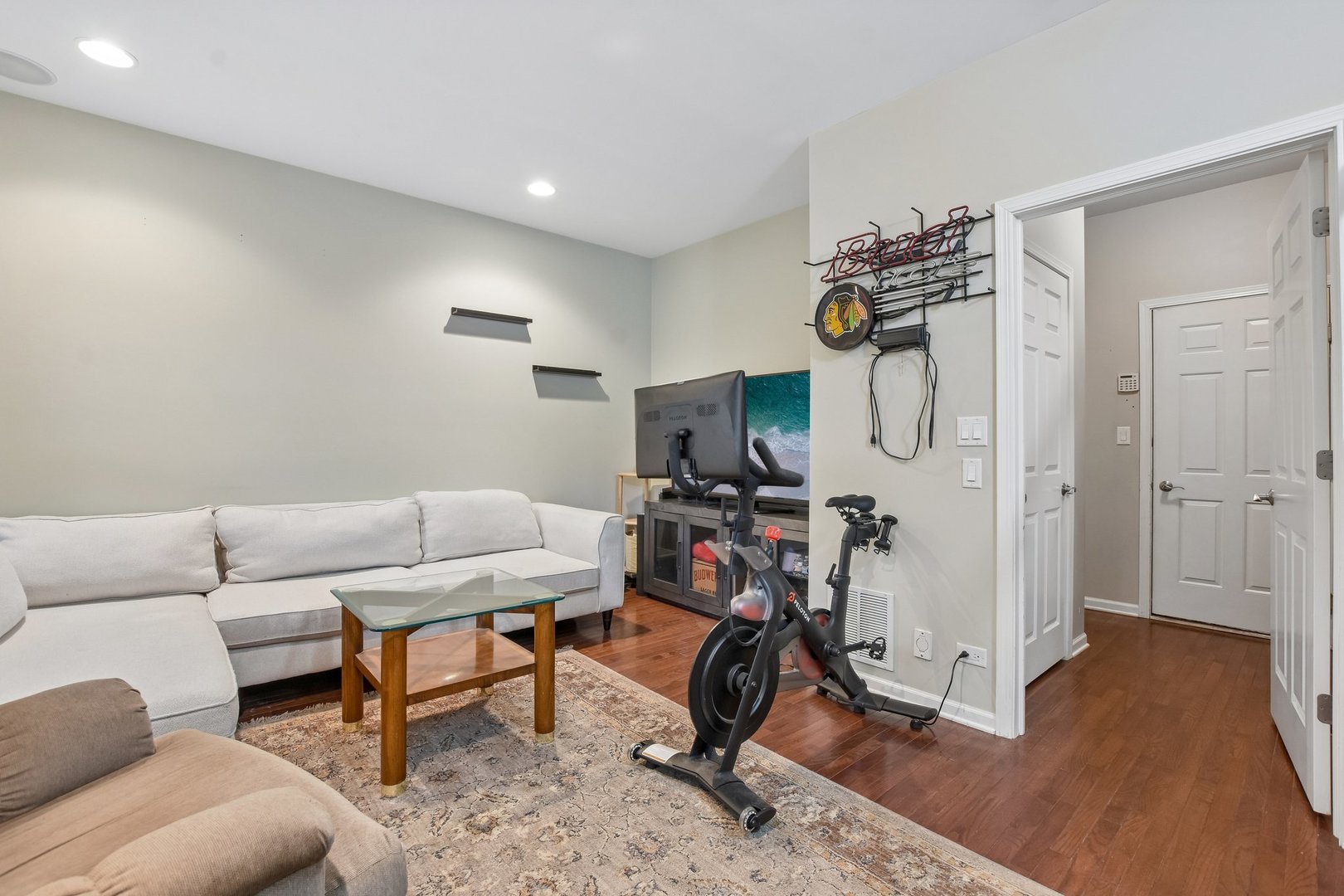 209 W Wood Street Property Photo 6
