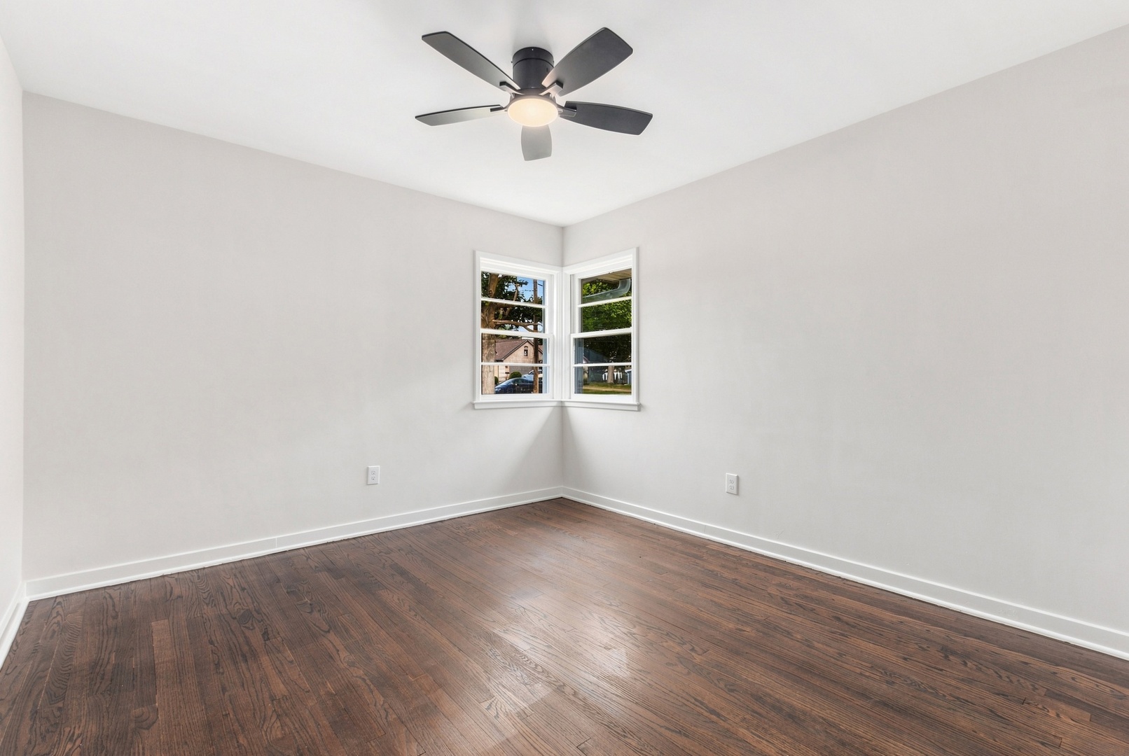 481 W 5th Street Property Photo 12