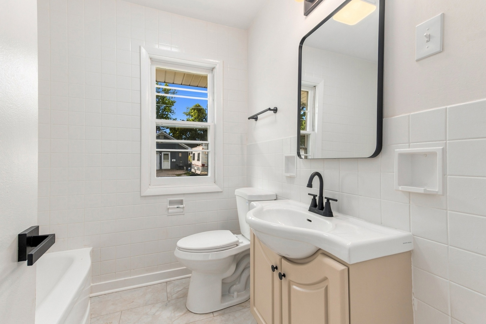 481 W 5th Street Property Photo 13