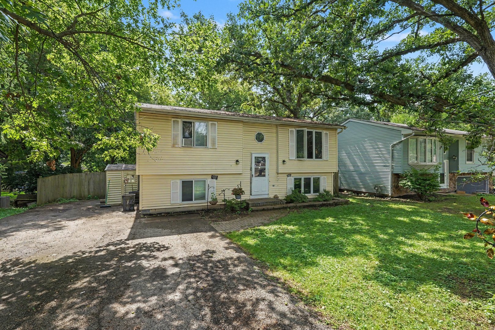 9005 Shady Lane Property Photo 1