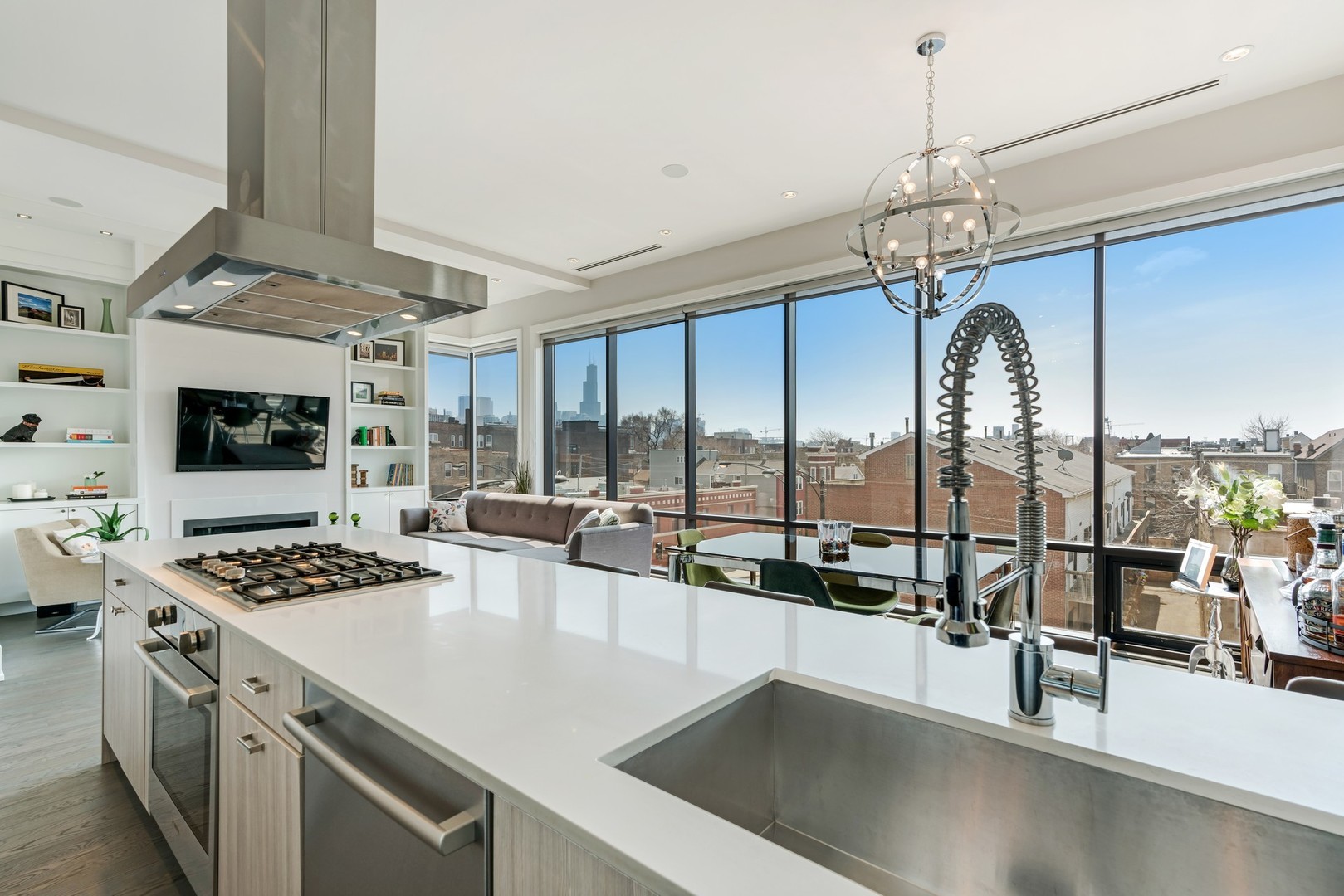 1404 W Chicago Avenue 4 Property Photo 8