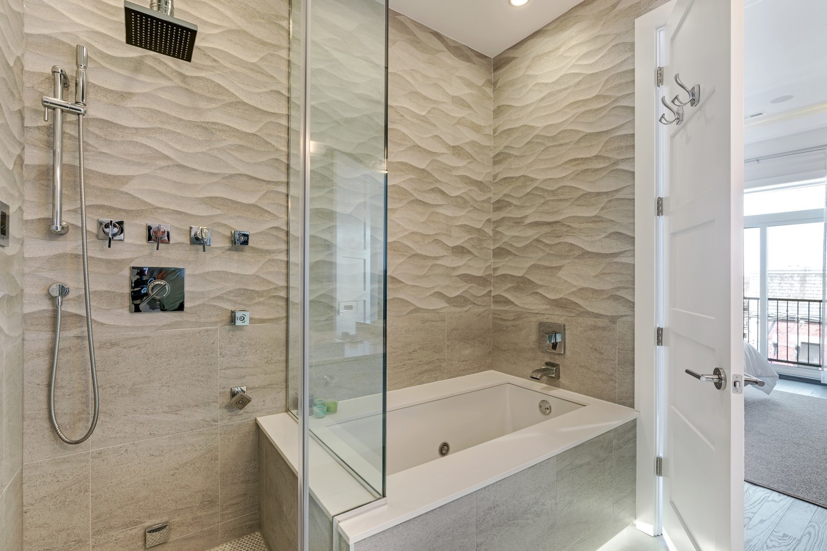 1404 W Chicago Avenue 4 Property Photo 16