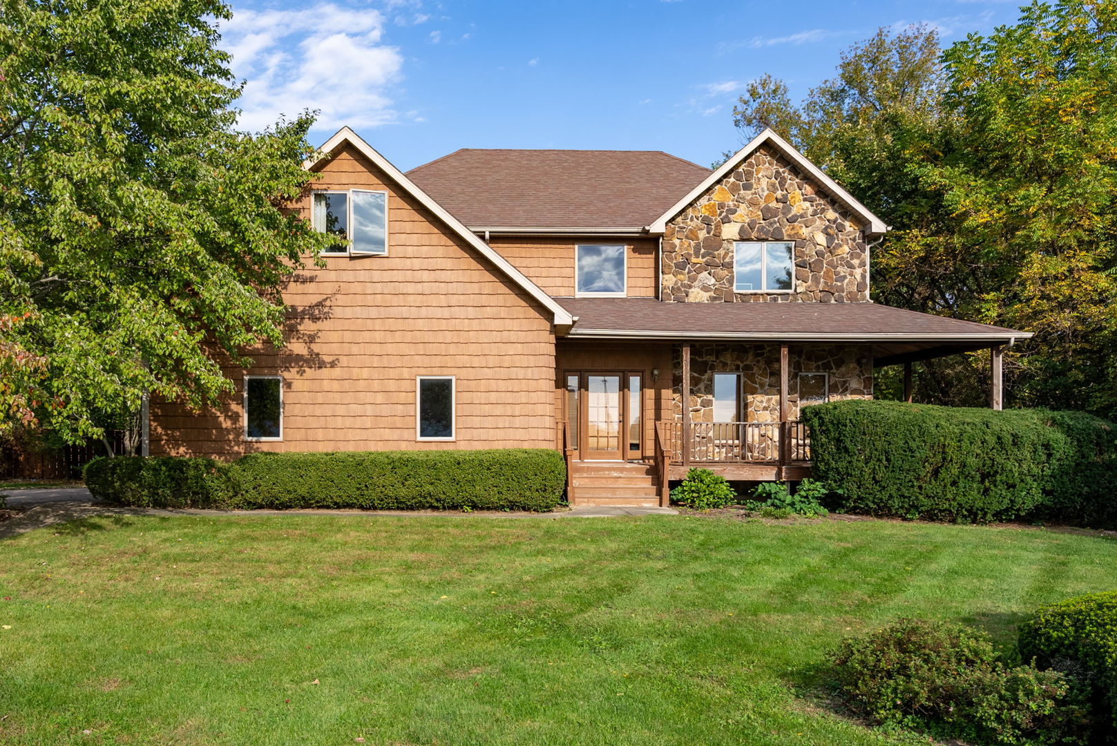 1205 Lakeview Drive Property Photo 1