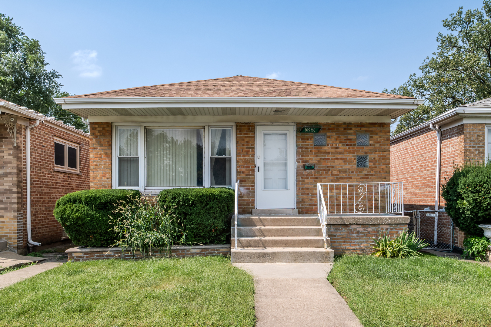 10226 S Torrence Avenue Property Photo 1