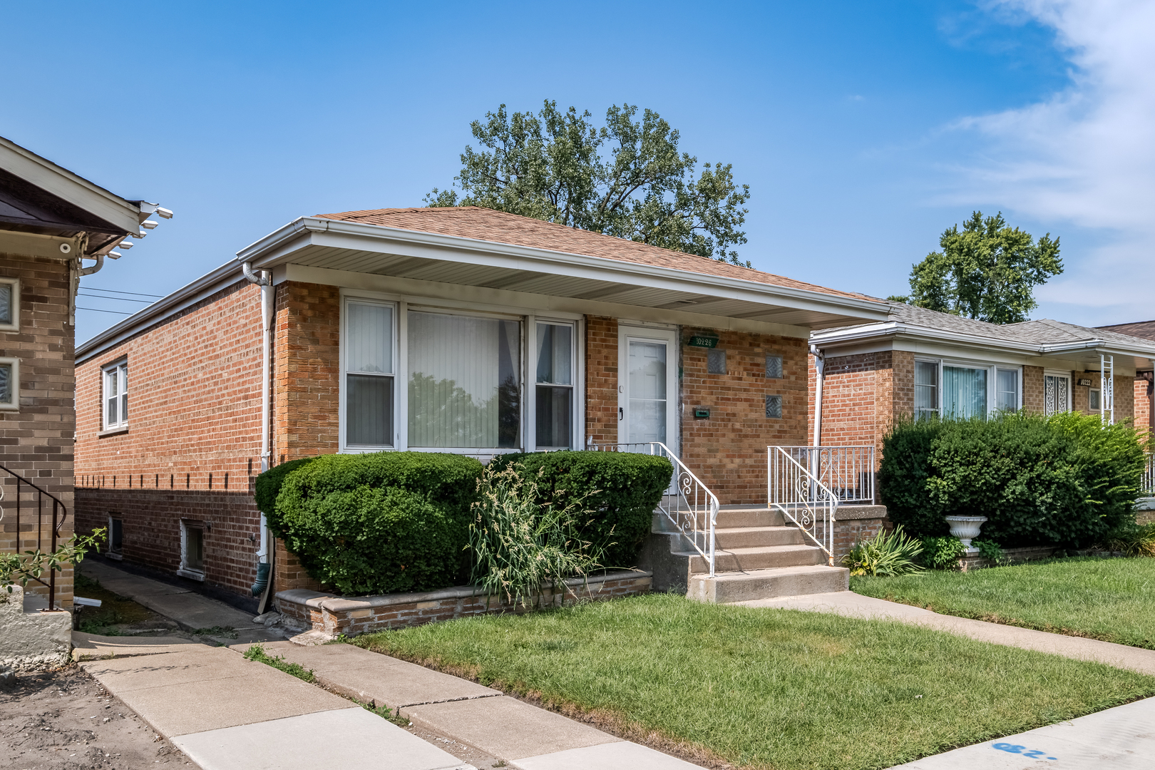 10226 S Torrence Avenue Property Photo 3