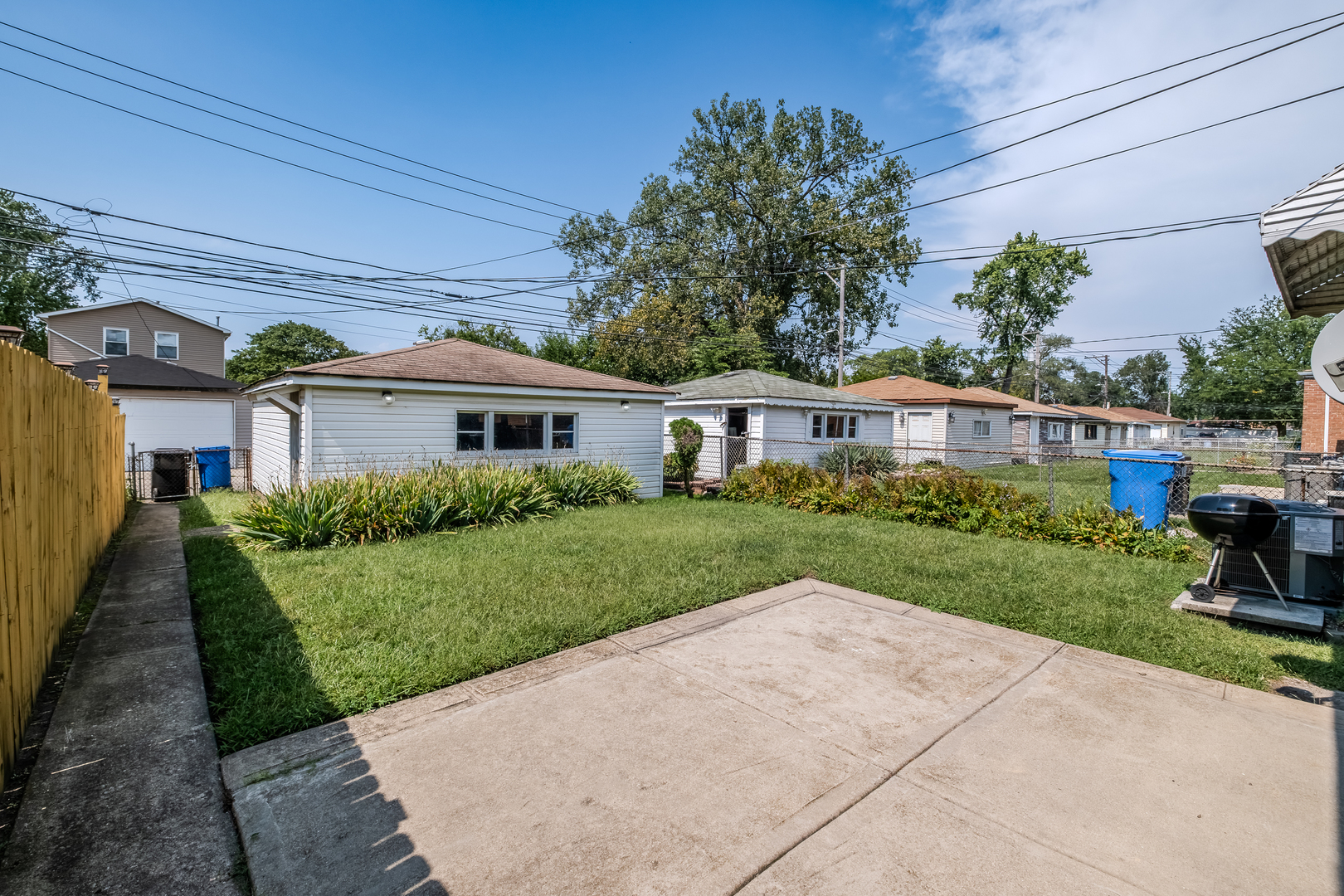 10226 S Torrence Avenue Property Photo 4