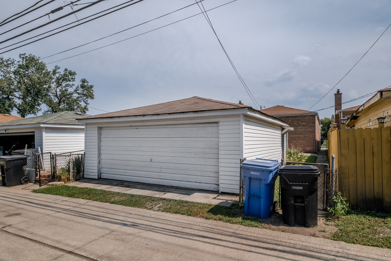 10226 S Torrence Avenue Property Photo 9
