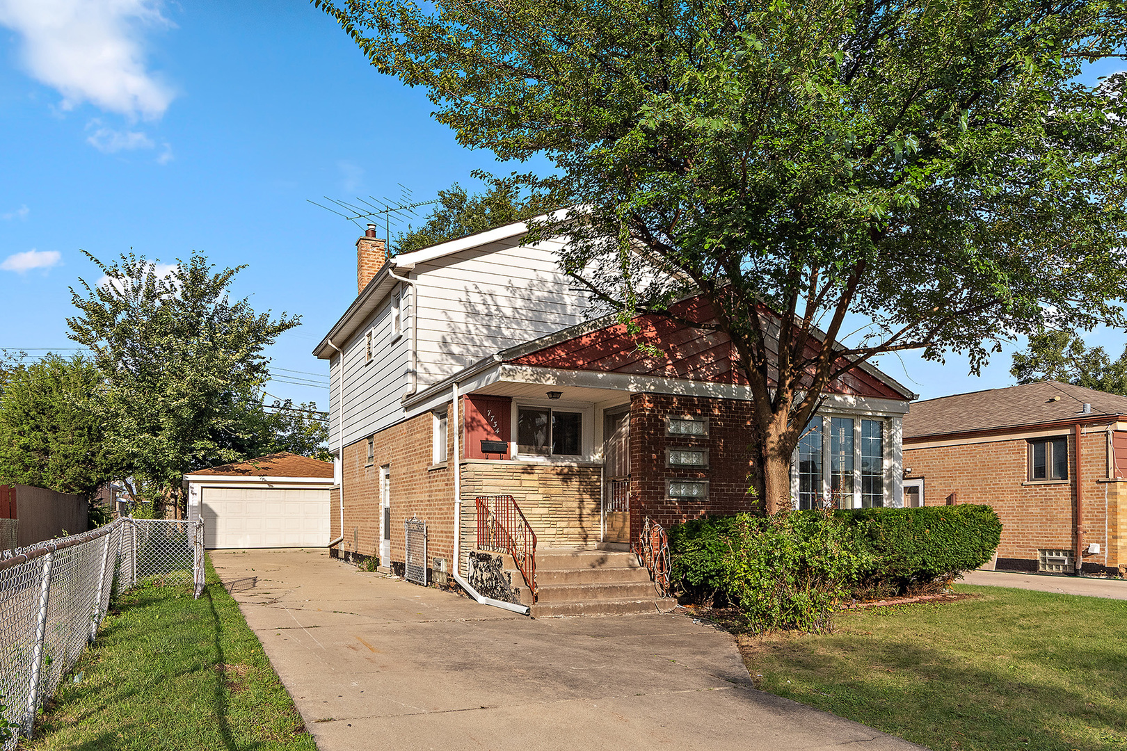 7734 S Keeler Avenue Property Photo 2