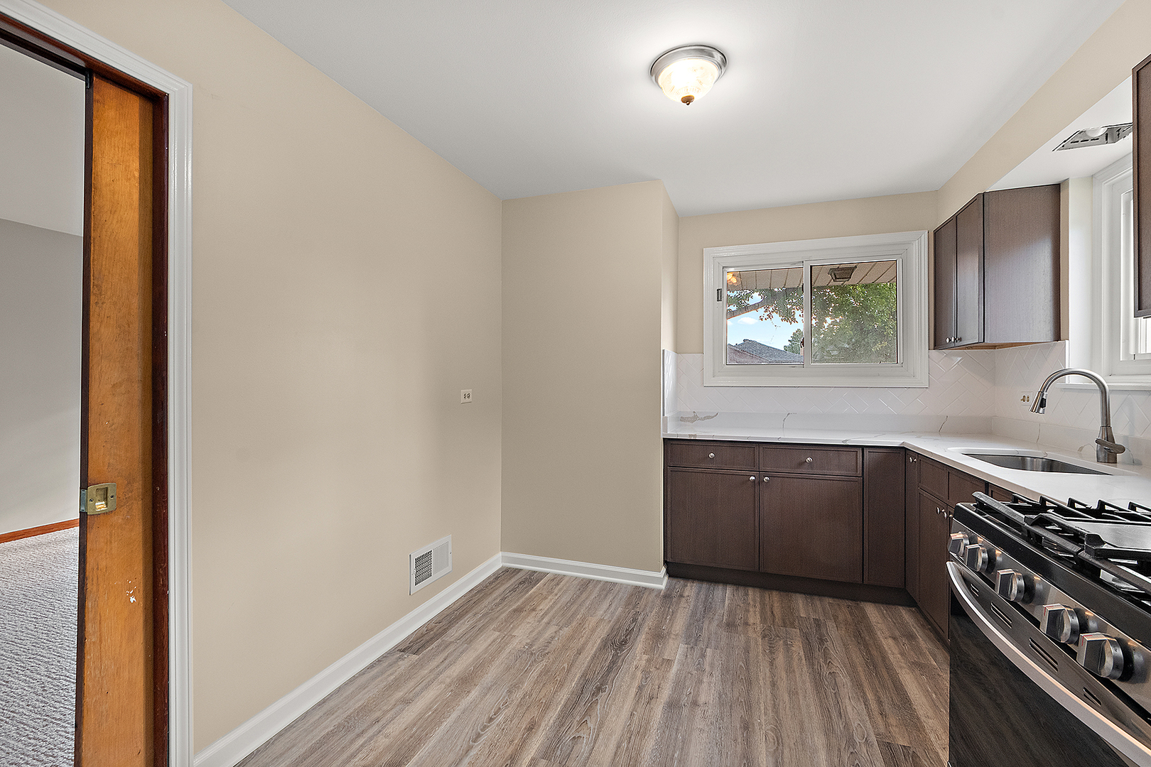 7734 S Keeler Avenue Property Photo 10