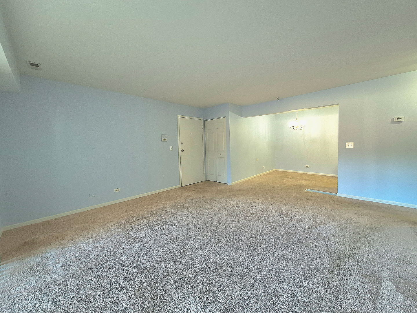 21w581 North Avenue 26 Property Photo 5