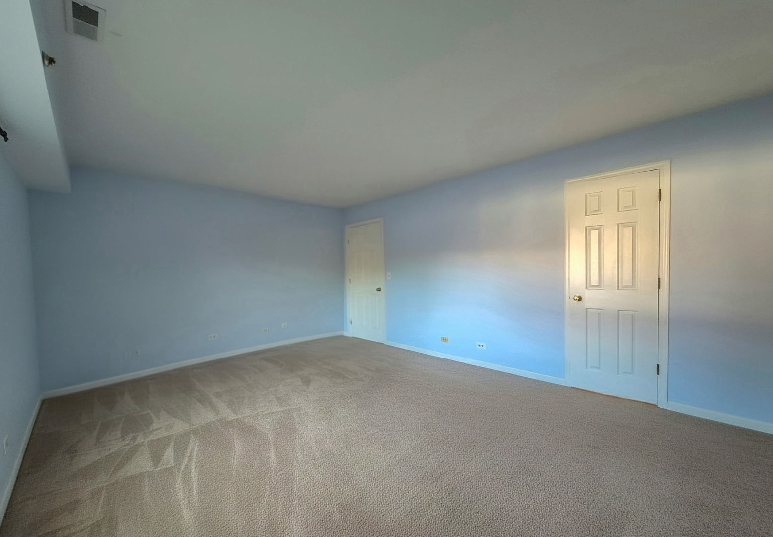 21w581 North Avenue 26 Property Photo 11