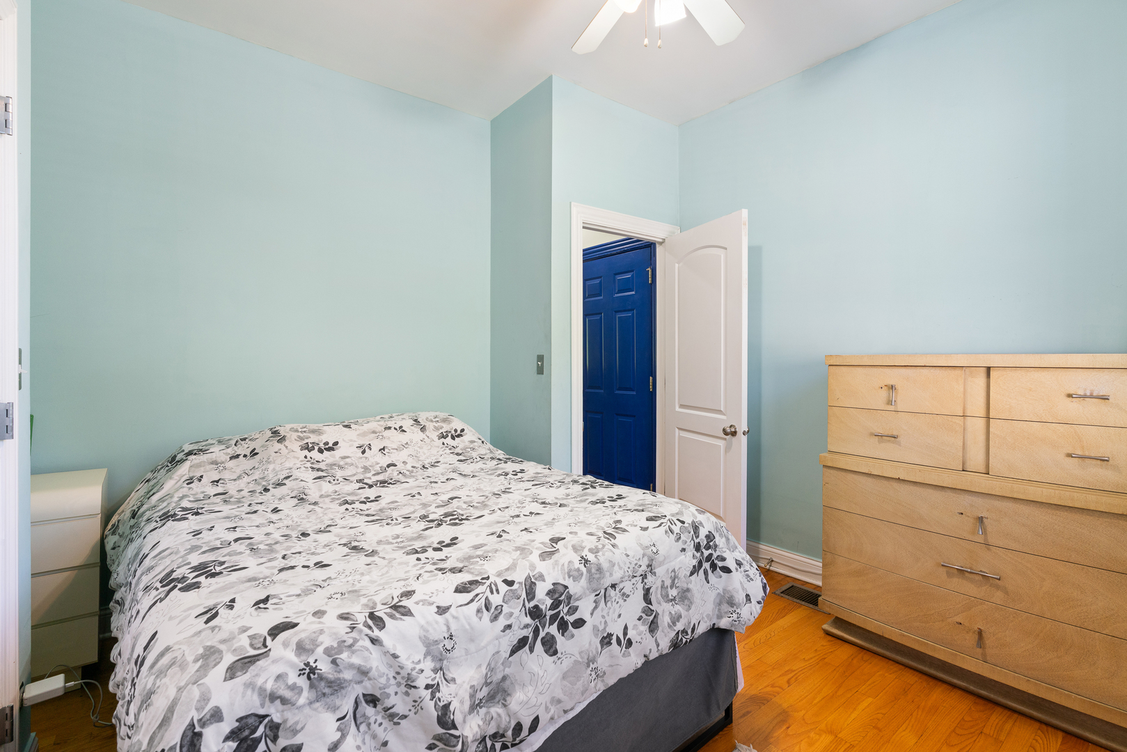 2337 W Maypole Avenue 2 Property Photo 10