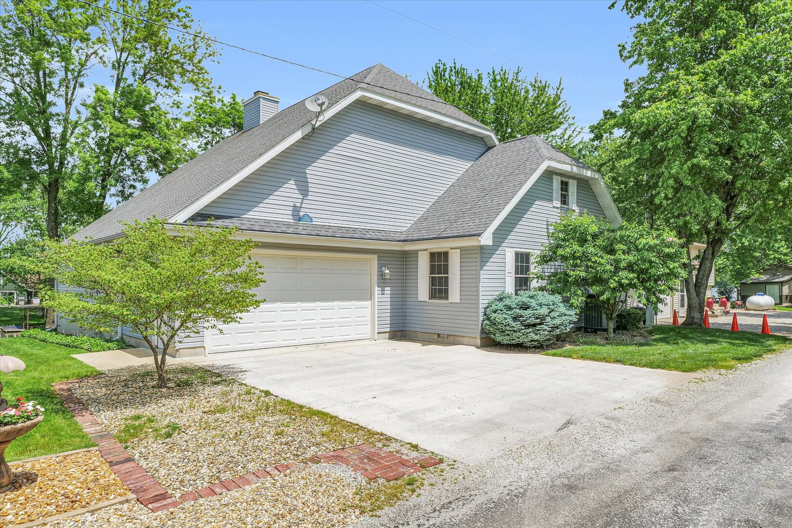 7 Prahls Drive Property Photo 4