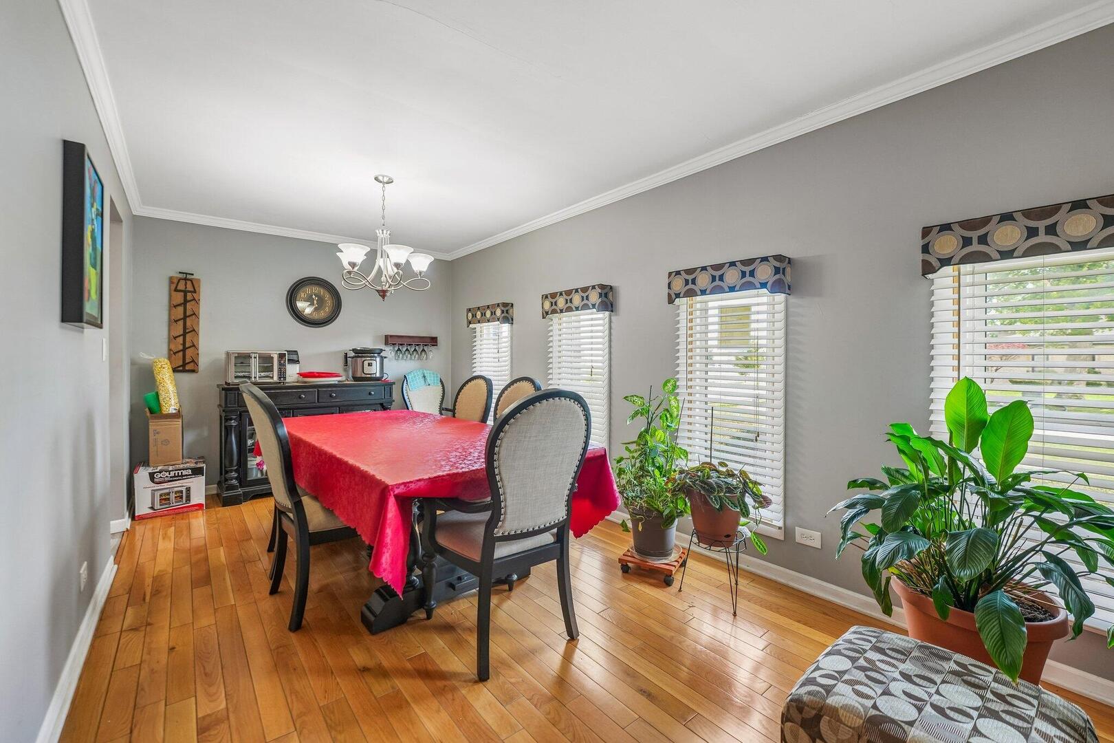 17808 S Hickory Street Property Photo 3