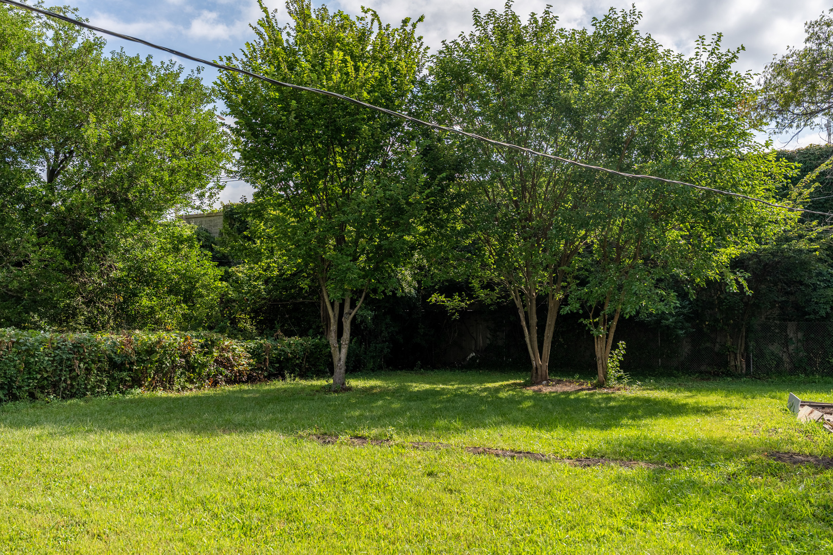 16419 Oxford Drive Property Photo 4