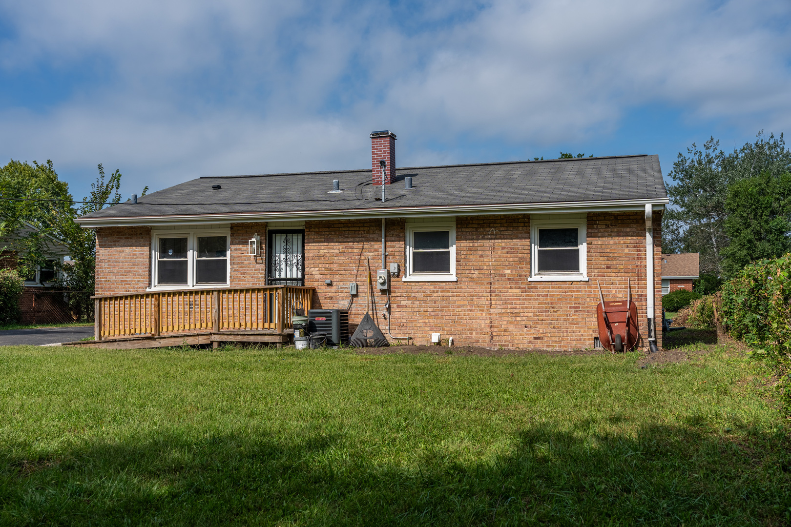 16419 Oxford Drive Property Photo 6