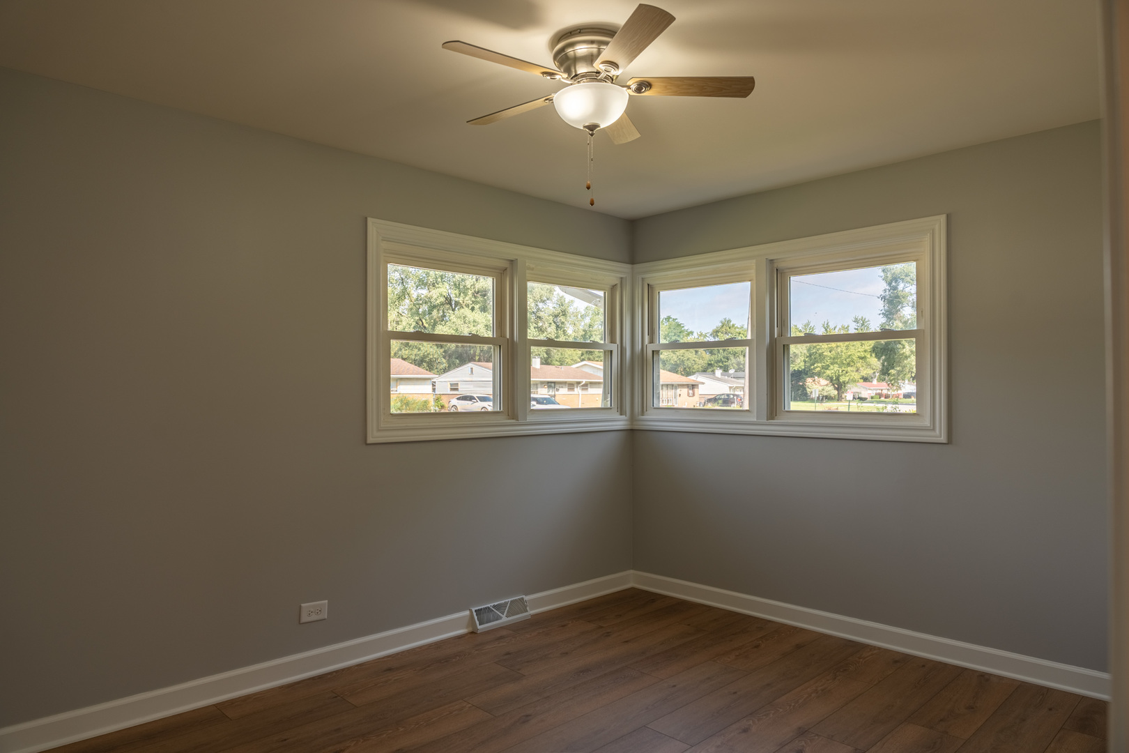 16419 Oxford Drive Property Photo 9