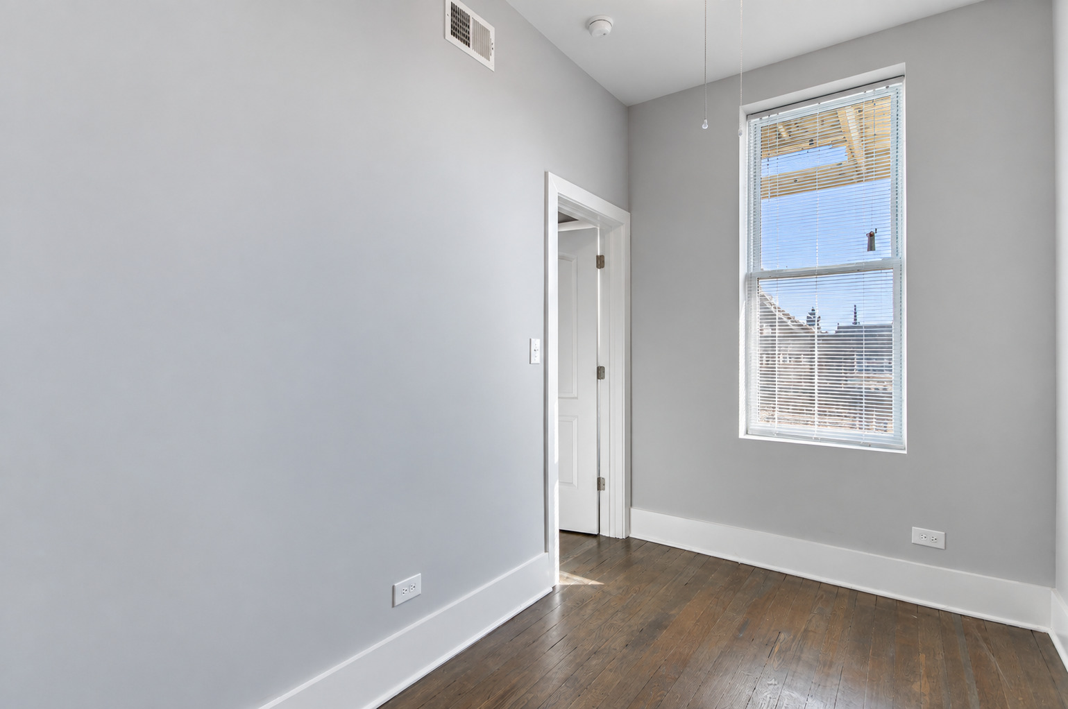 2117 W 18th Street 2r Property Photo 5