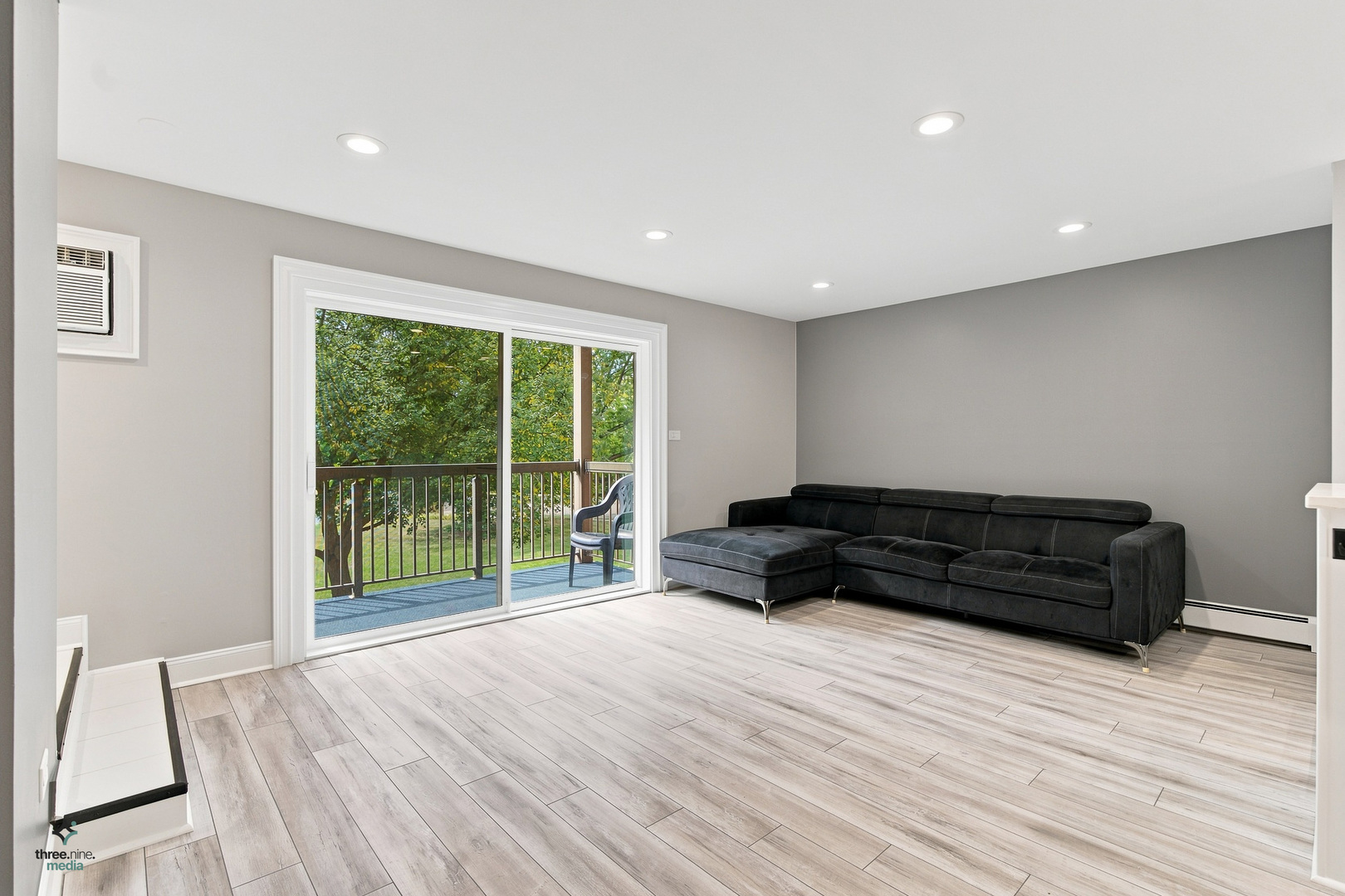 753 S Dwyer Avenue C Property Photo 6