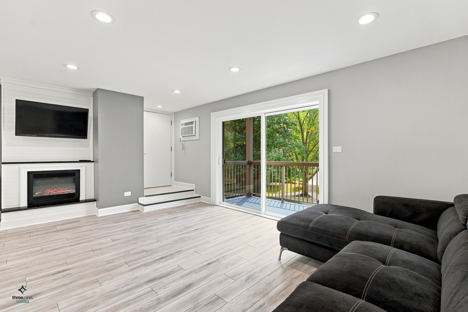 753 S Dwyer Avenue C Property Photo 13