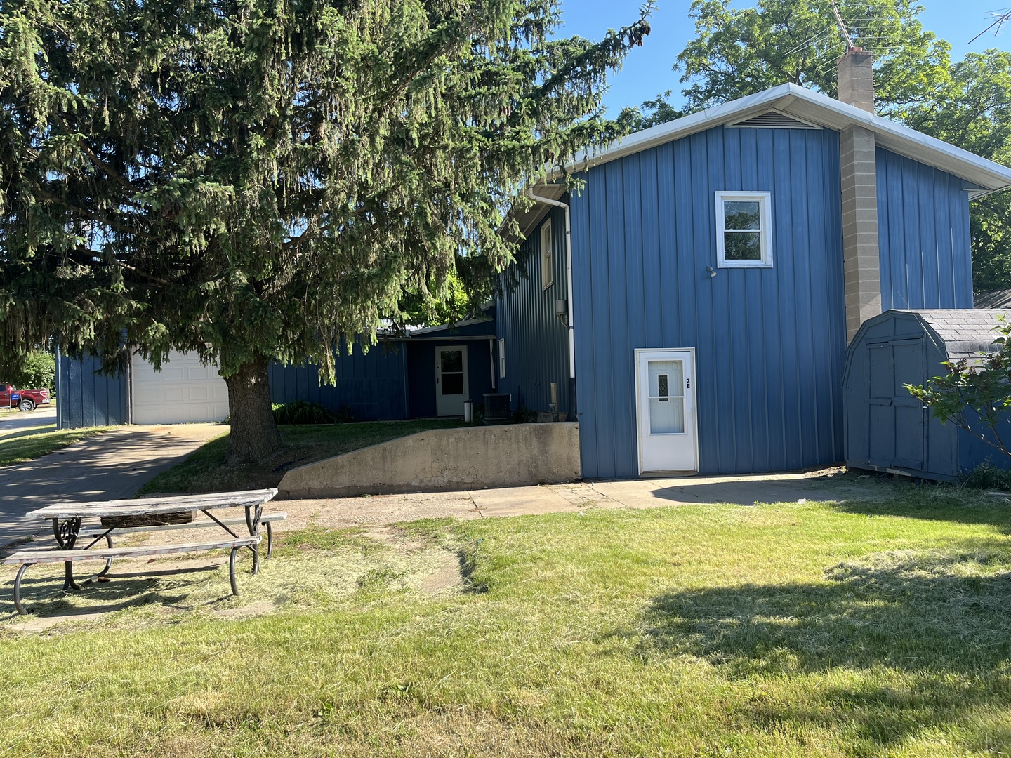 3464 E 2062nd Road
