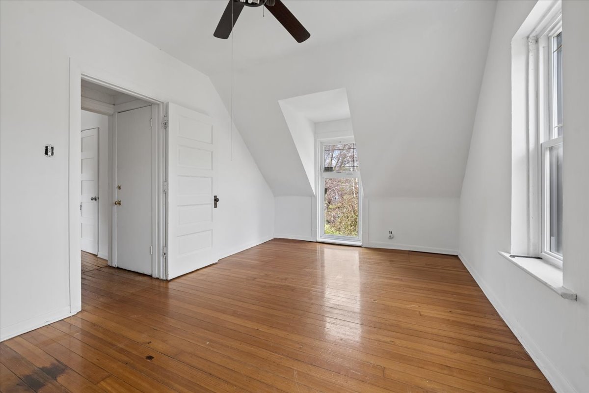 4923 S Greenwood Avenue Property Photo 36
