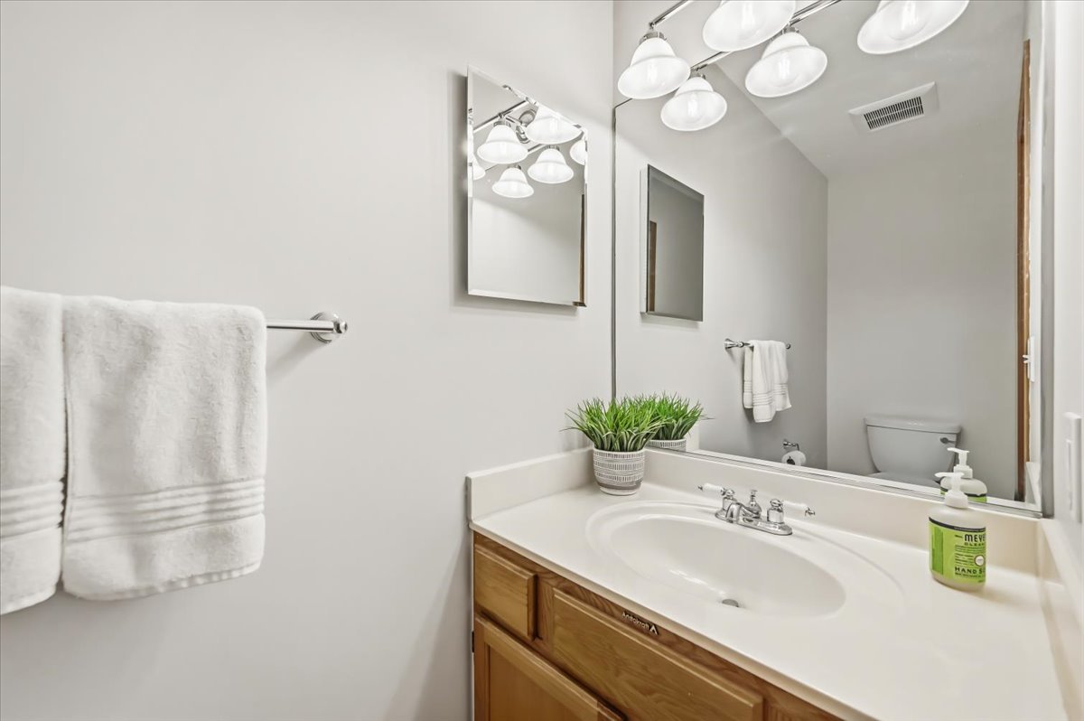 1342 Arlington Court Property Photo 14