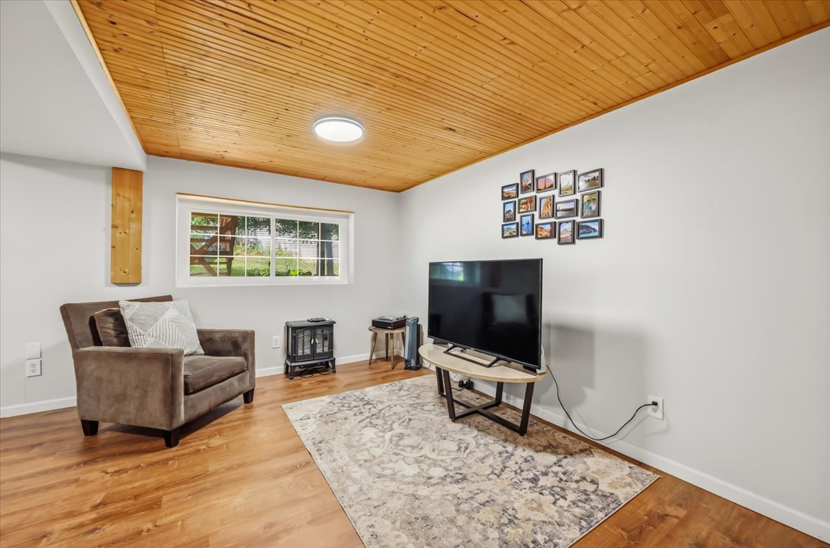 1342 Arlington Court Property Photo 23