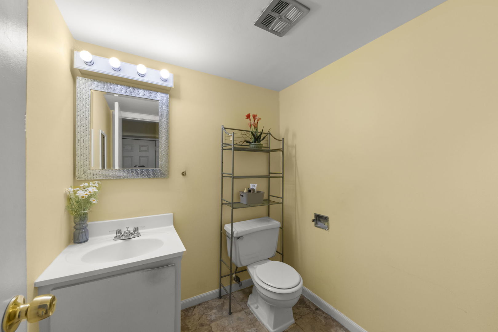 743 E Fullerton Avenue 108 Property Photo 10