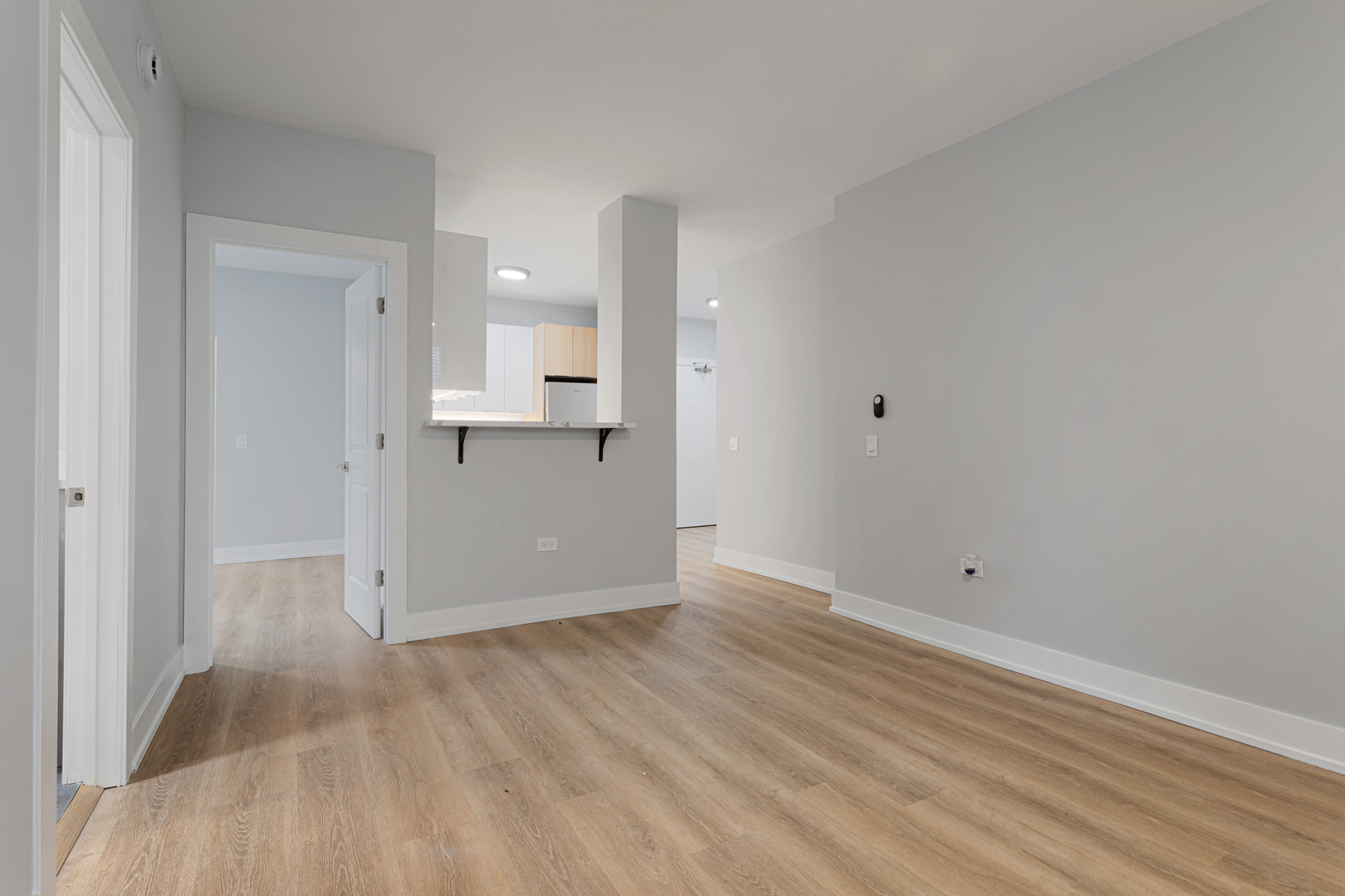 1625 W Howard Avenue 220 Property Photo 5