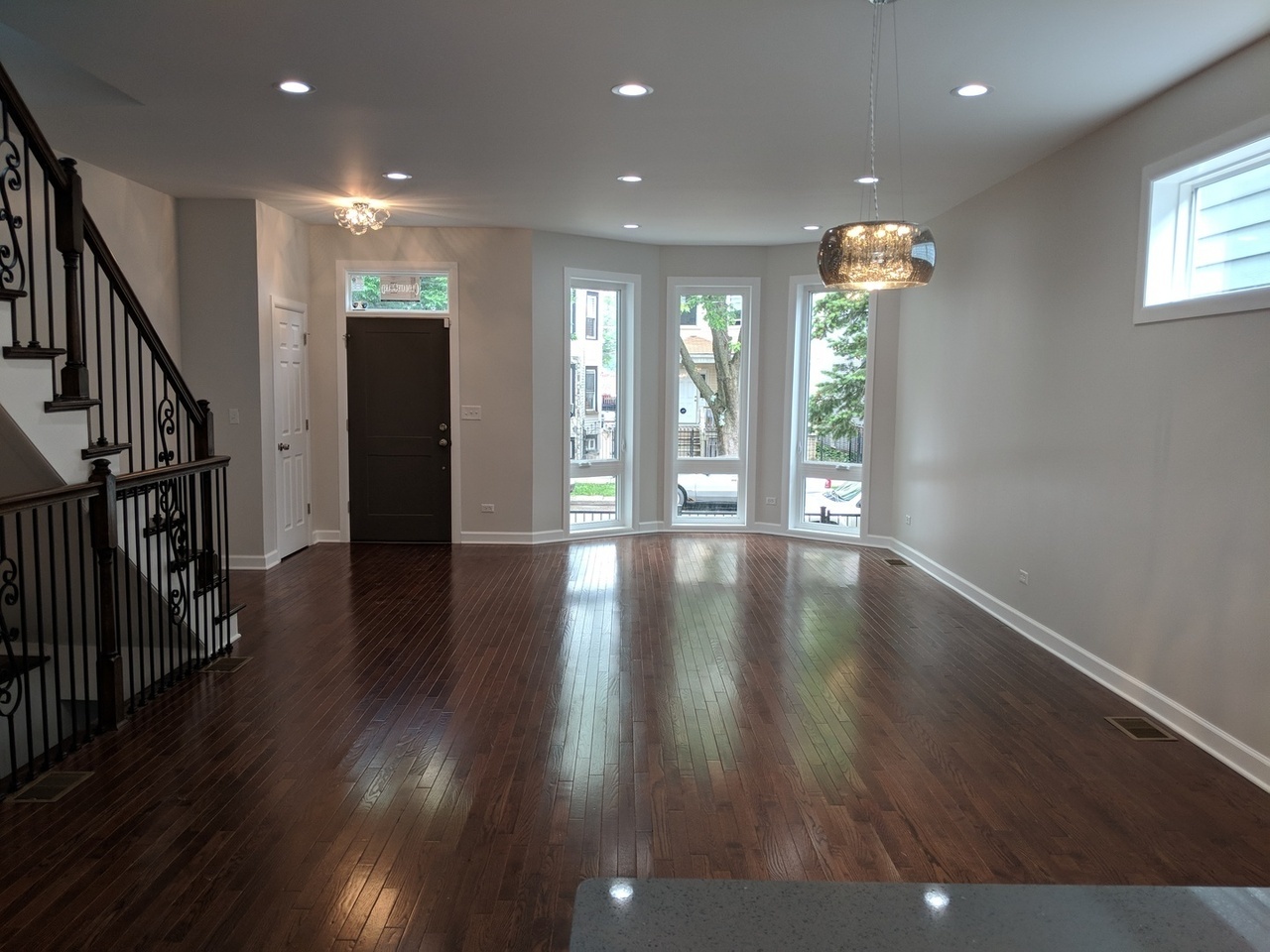 2146 N Kilpatrick Avenue Property Photo 7