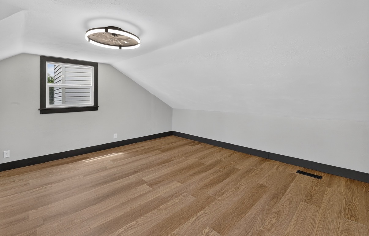 315 9th Avenue Property Photo 19