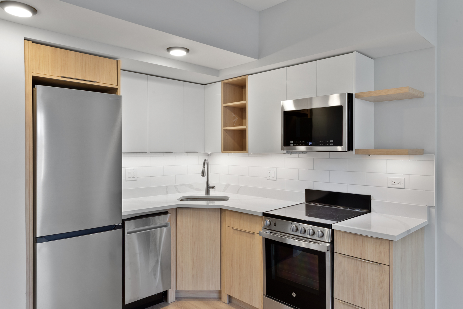 1634 W Howard Street 211 Property Photo 4