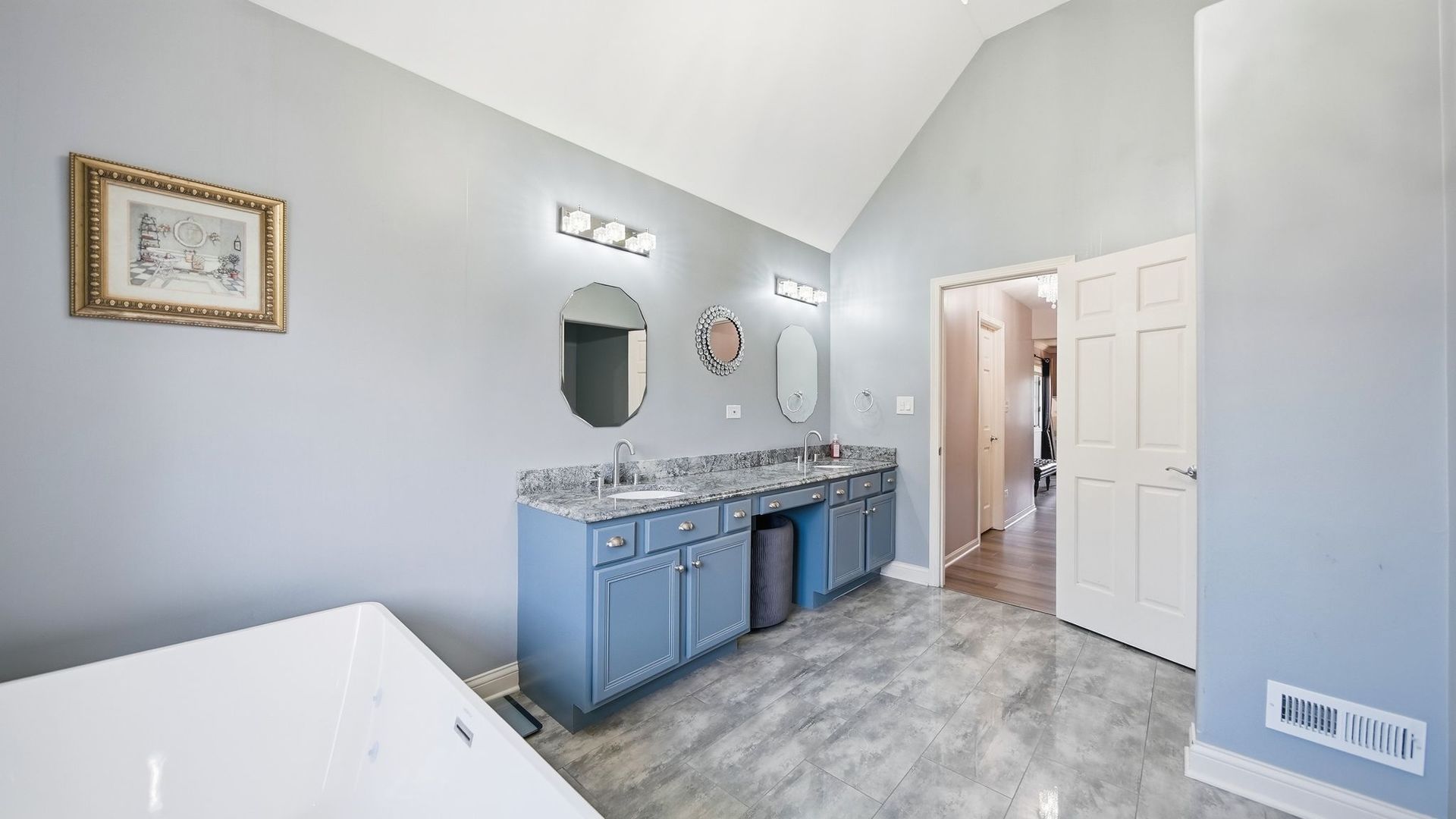 12752112 Property Photo 21