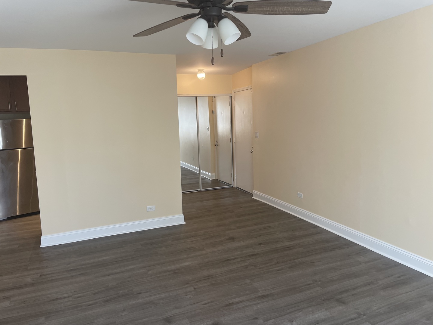 650 Perrie Drive 304 Property Photo 6