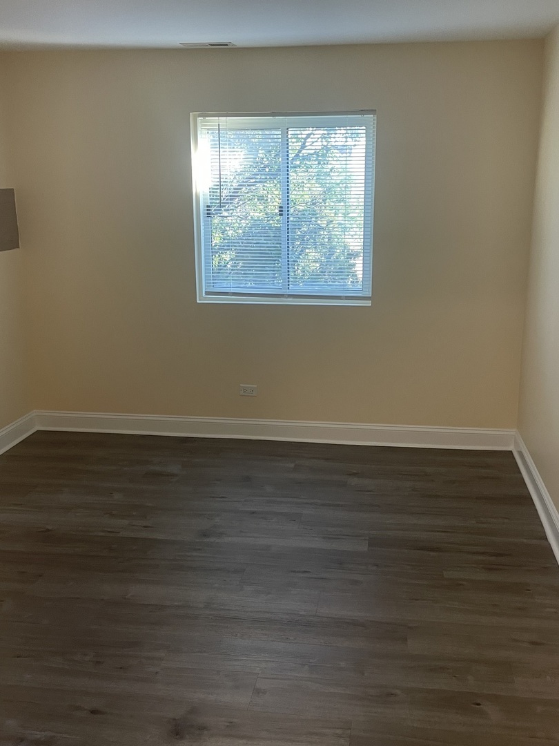 650 Perrie Drive 304 Property Photo 8