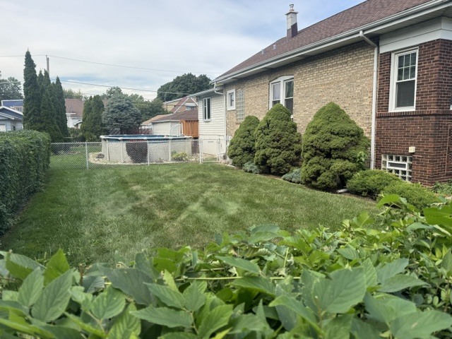 2726 Clarence Avenue Property Photo 4