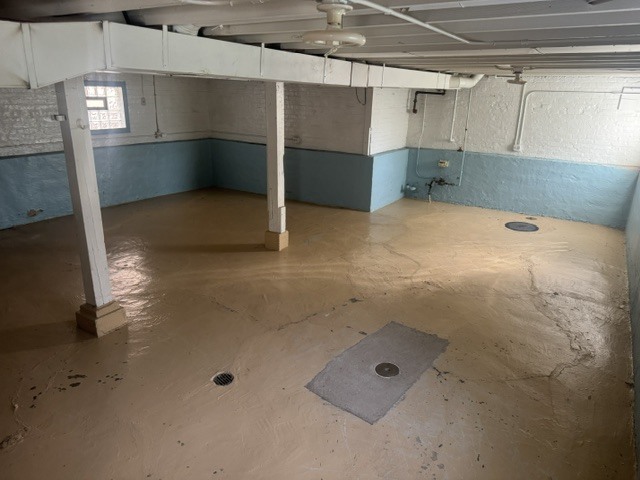 2726 Clarence Avenue Property Photo 18