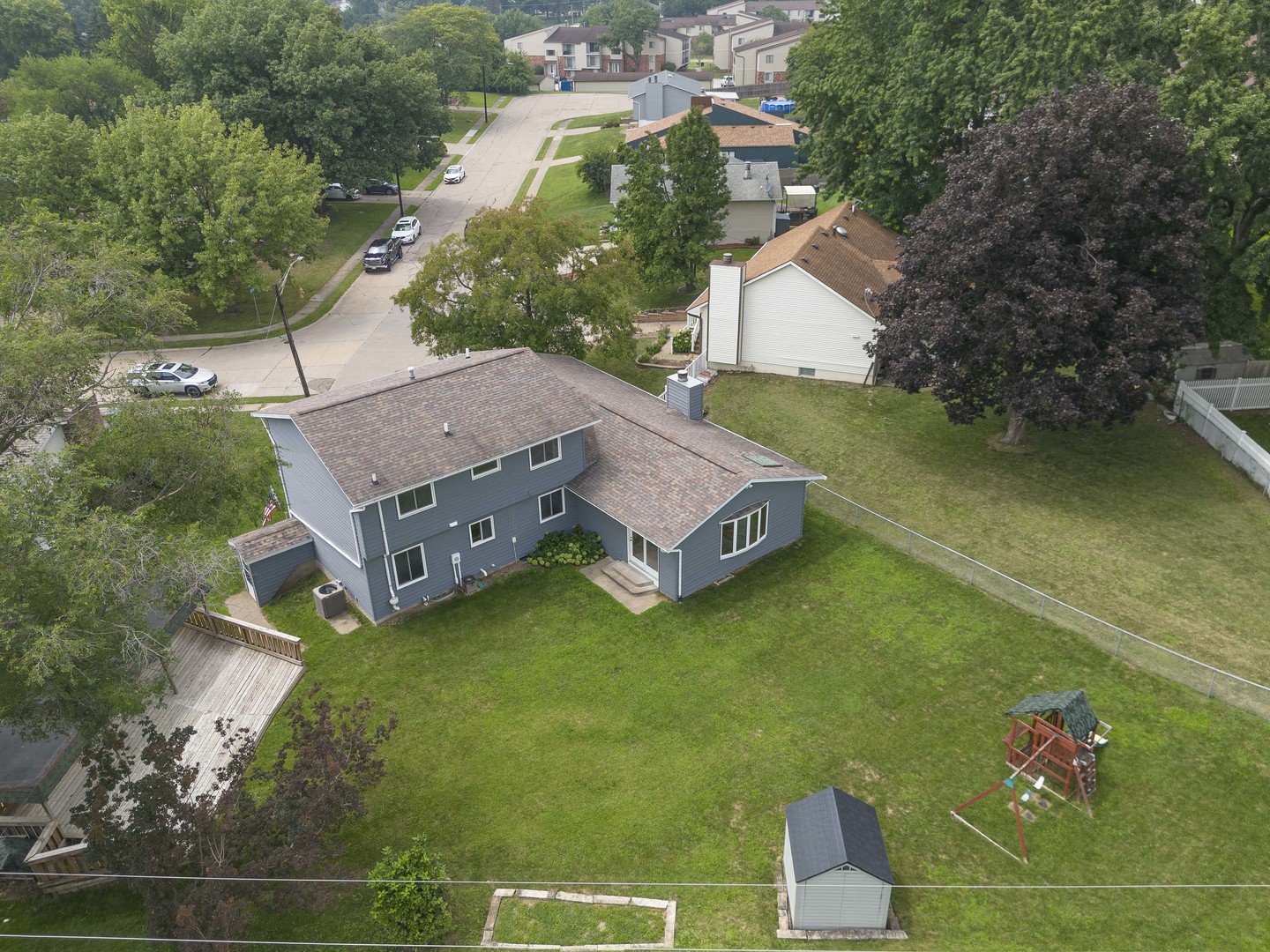 2604 E 34th Street Court Property Photo 4