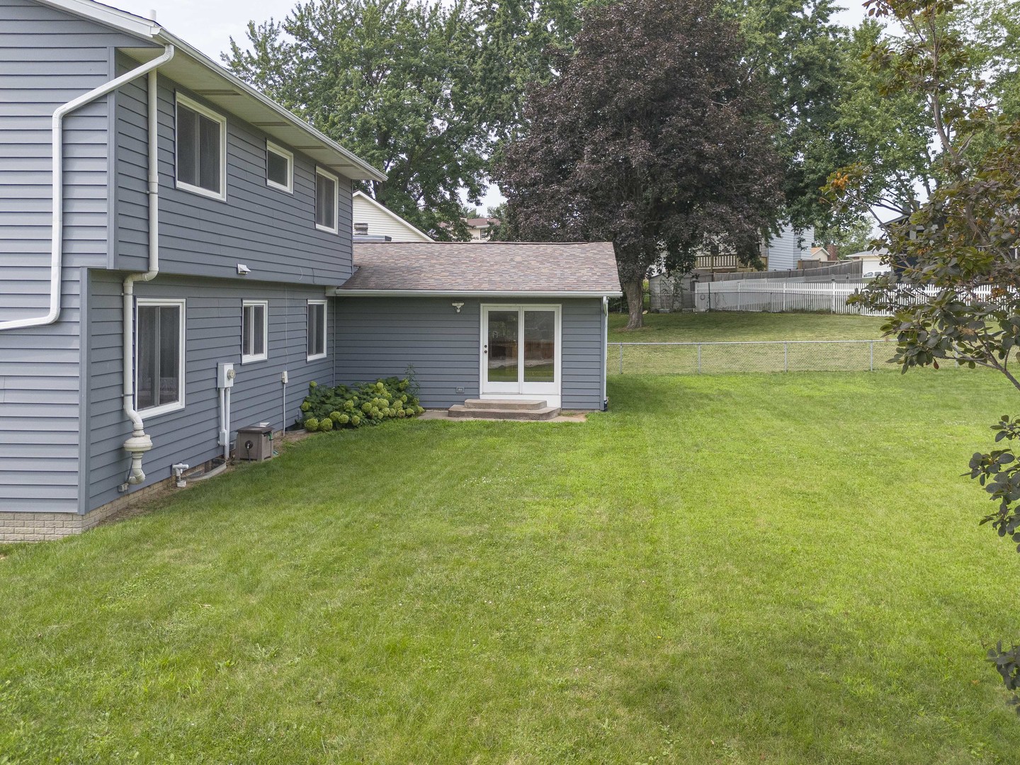 2604 E 34th Street Court Property Photo 51