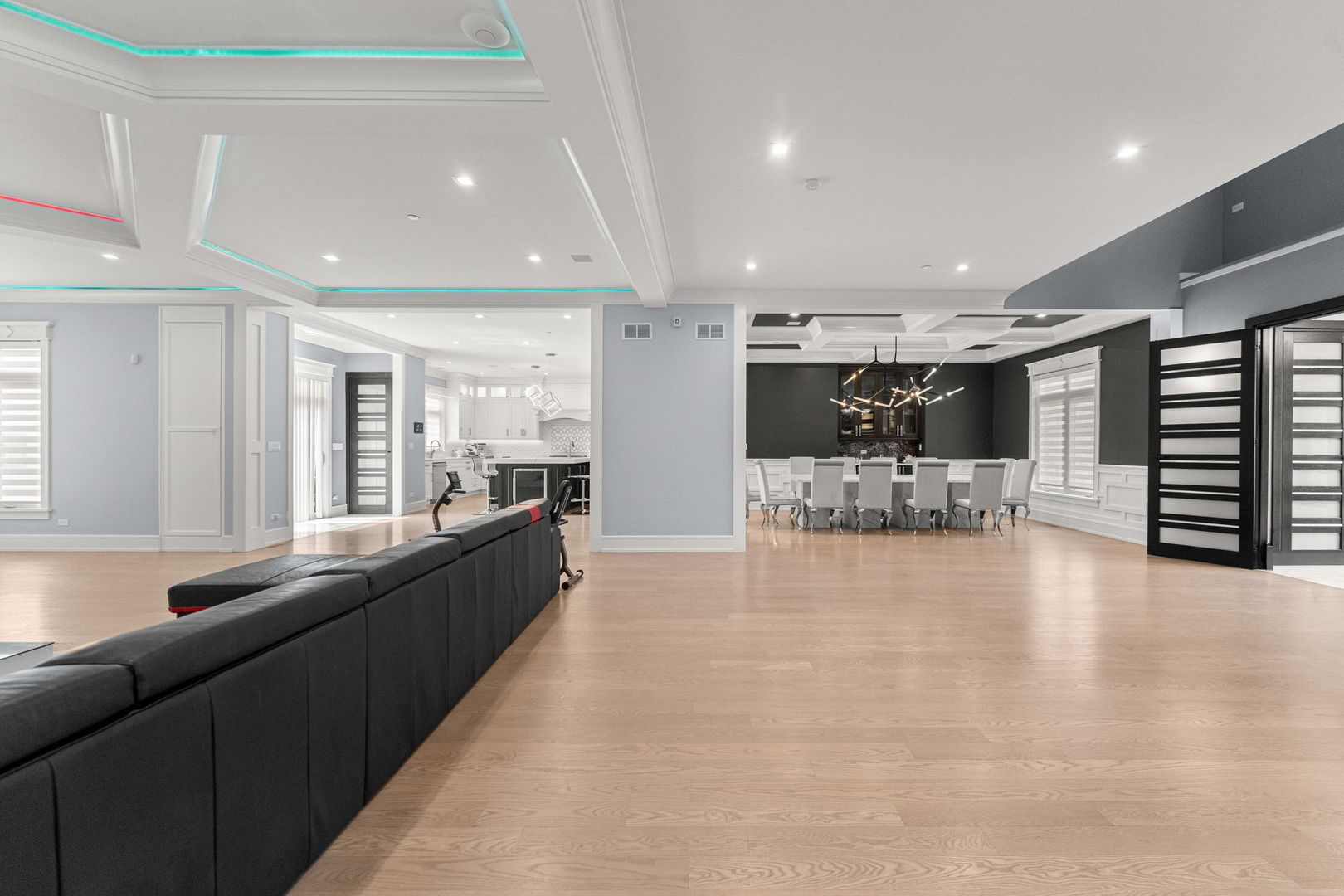 21w741 Thorndale Avenue Property Photo 8