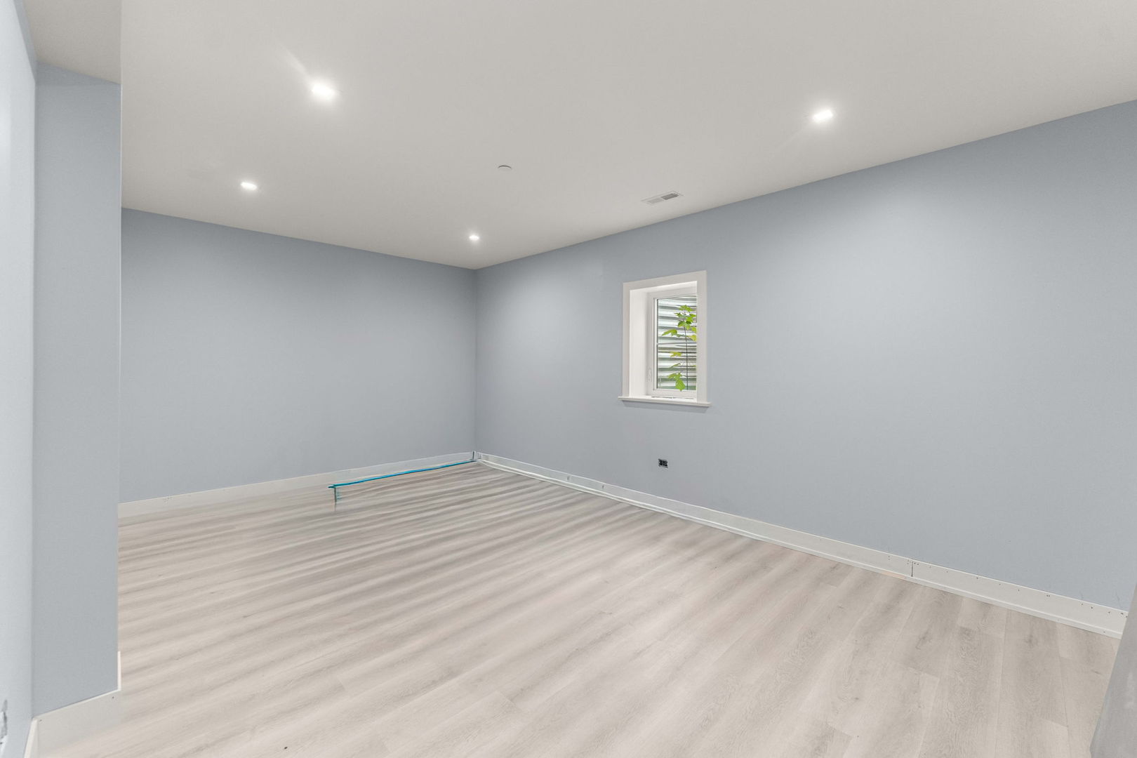 21w741 Thorndale Avenue Property Photo 60