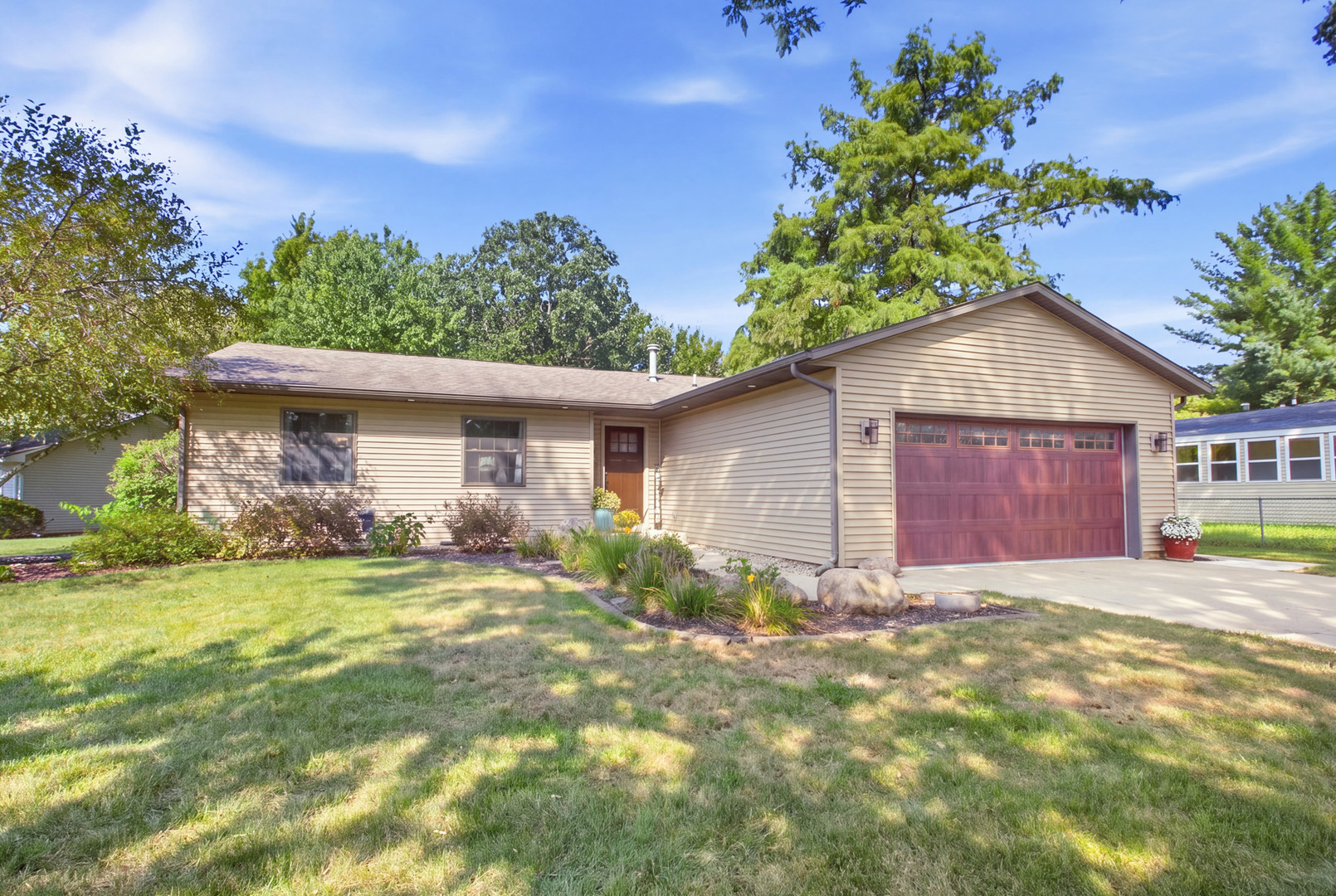 1103 Center Street Property Photo 1