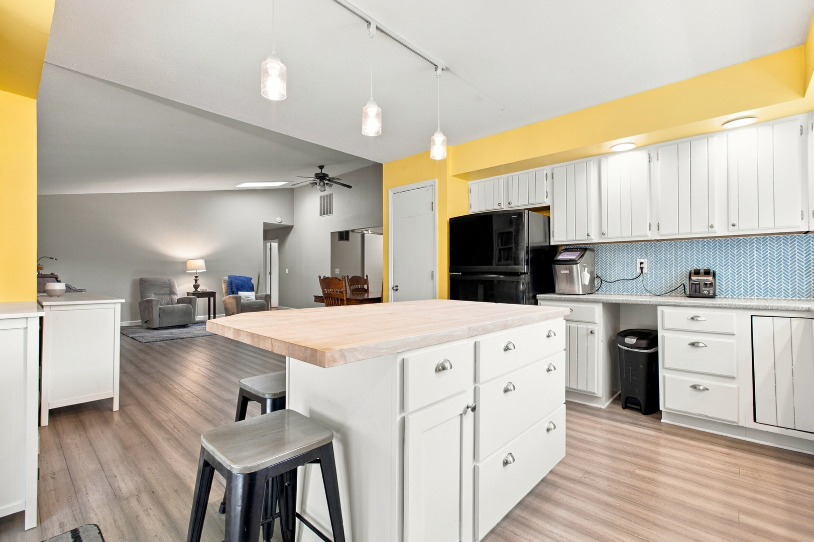 1103 Center Street Property Photo 6
