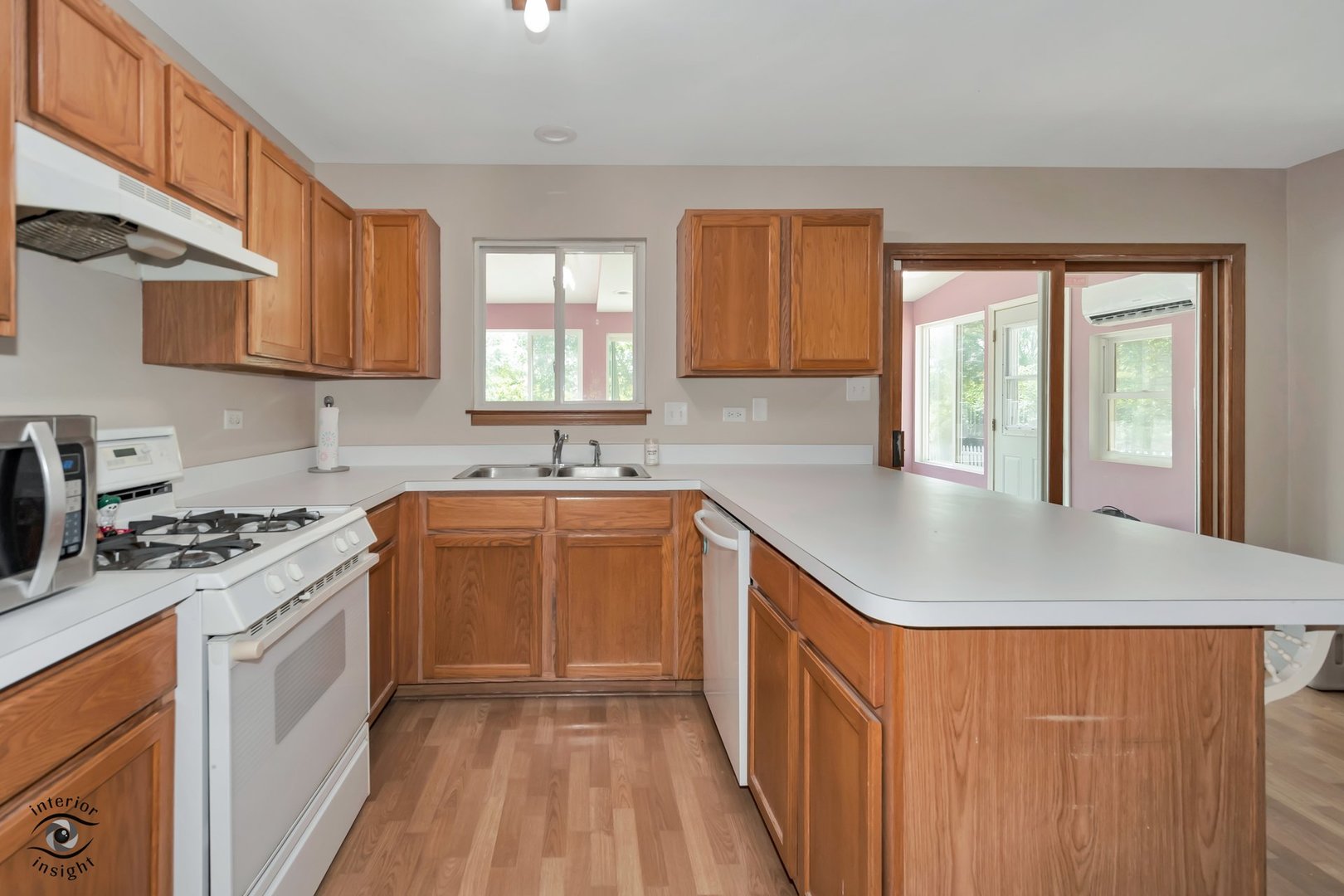1004 Addleman Street Property Photo 9