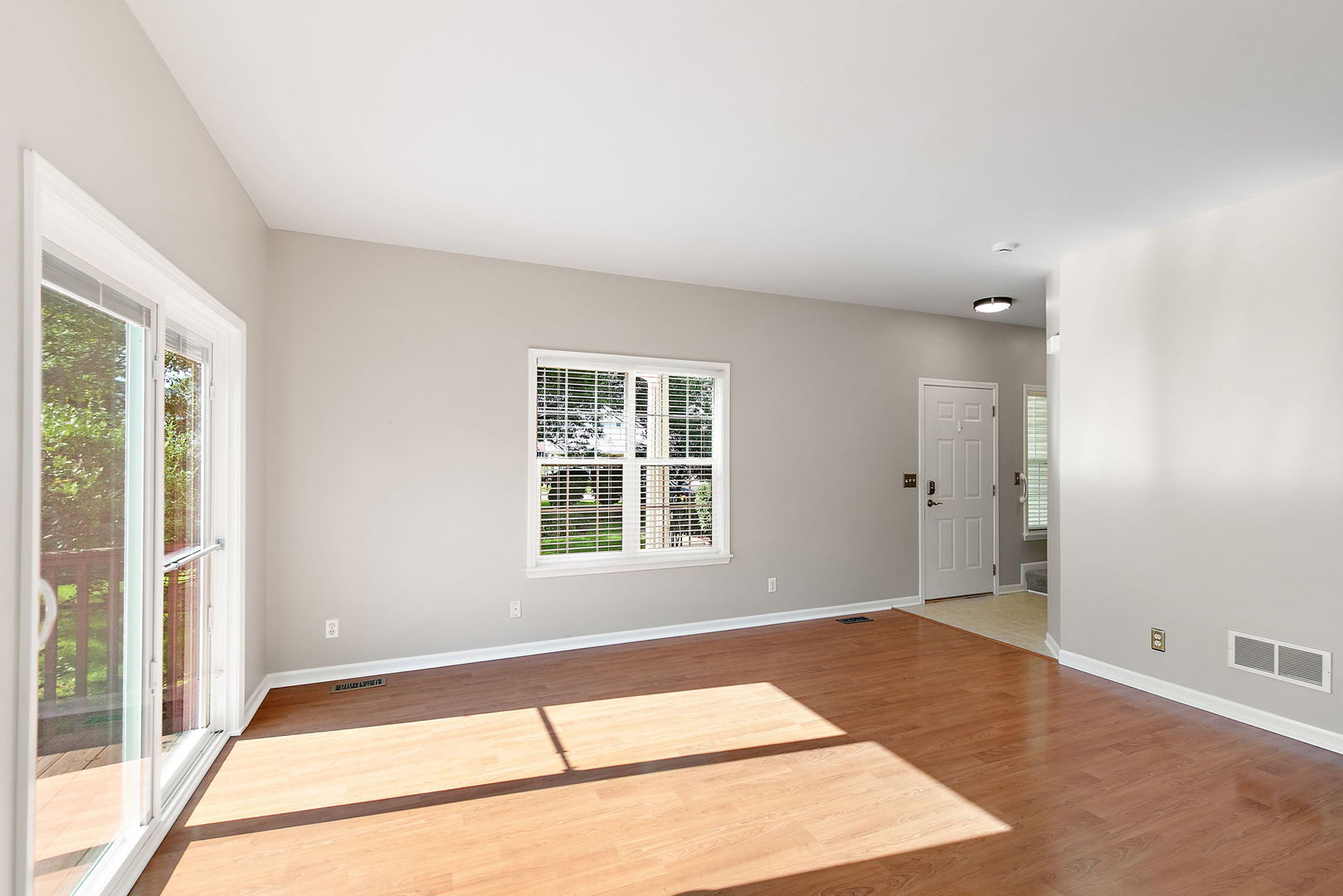 1075 Castleshire Drive 1075 Property Photo 5