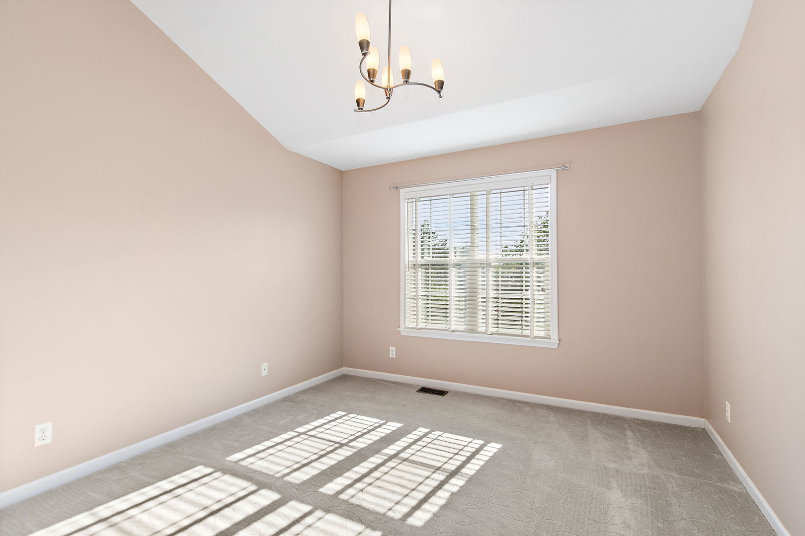 1075 Castleshire Drive 1075 Property Photo 14